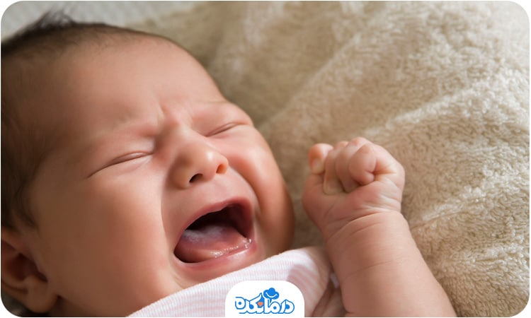 یک نوزاد که گریه می‌کند