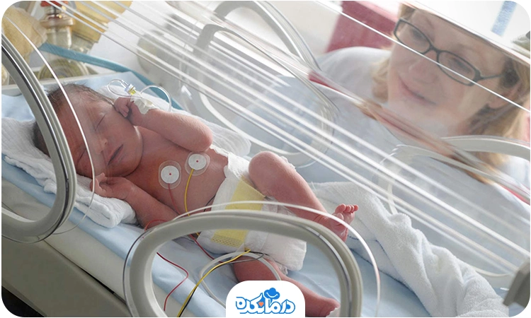 یک نوزاد نارس در دستگاه