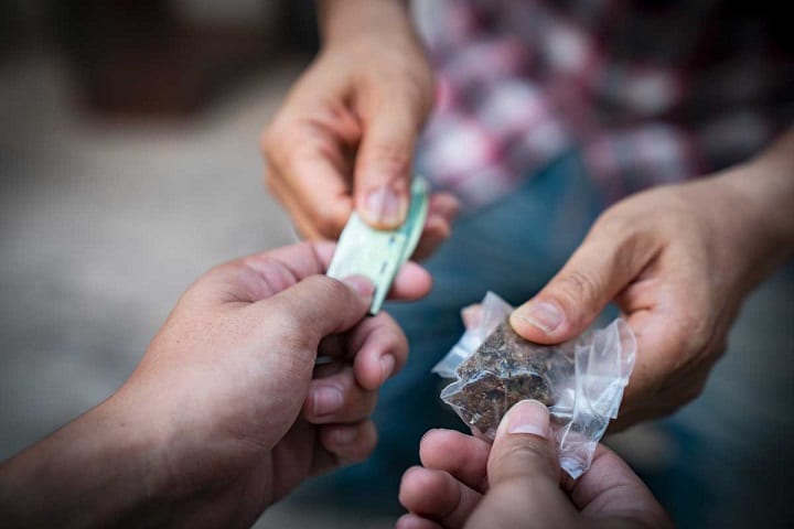 شدت اعتیـاد با توجه به تعداد علائم اعتیاد موجود اندازه‌­گیری می­‌شود.