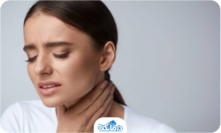 یک زن جوان مبتلا به گلو درد عصبی